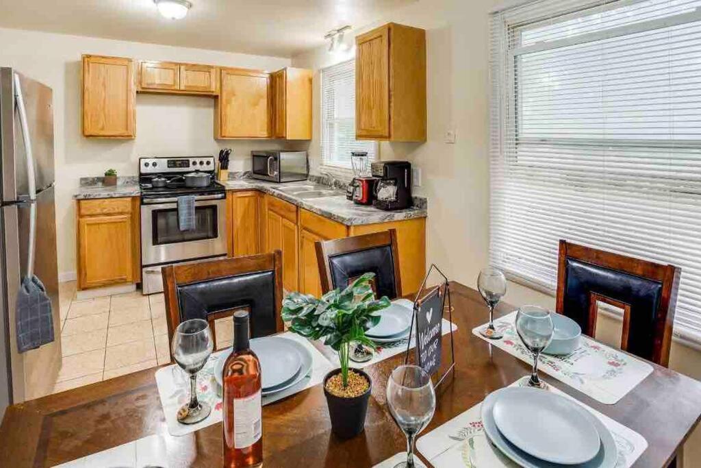 {Hot Tub In Ranch} Mins To Airport/Uofr/Strng/Dwtn Vila Rochester Exterior foto